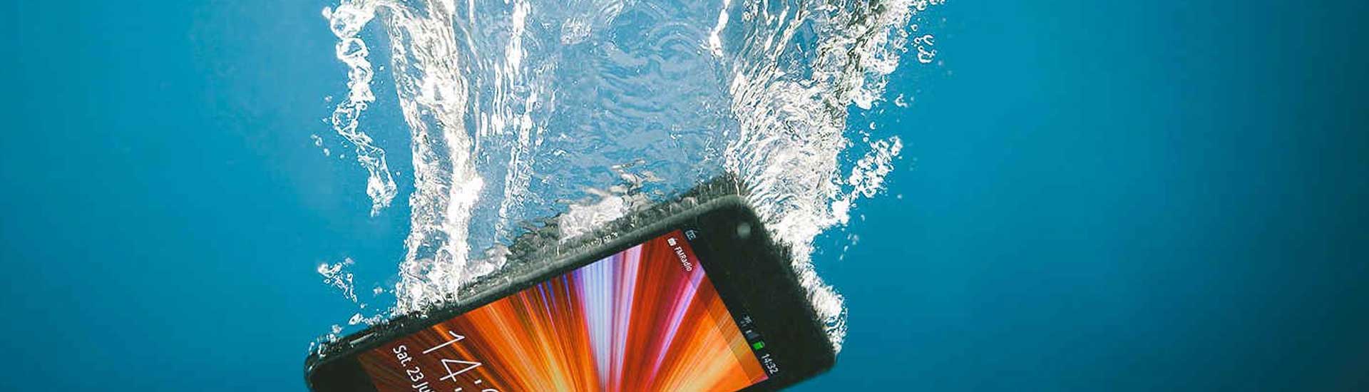 Tips to Get the Phone Serviced that Damaged in Water